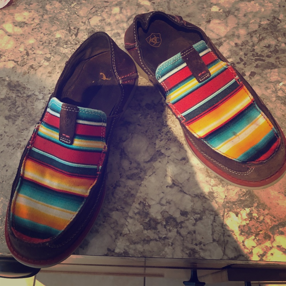 Serape Ariat Cruisers